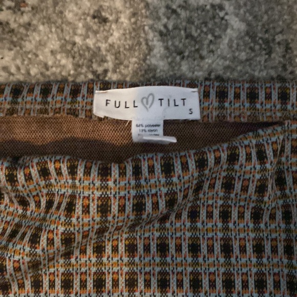 Multi color plaid tillys skirt - Picture 2 of 2